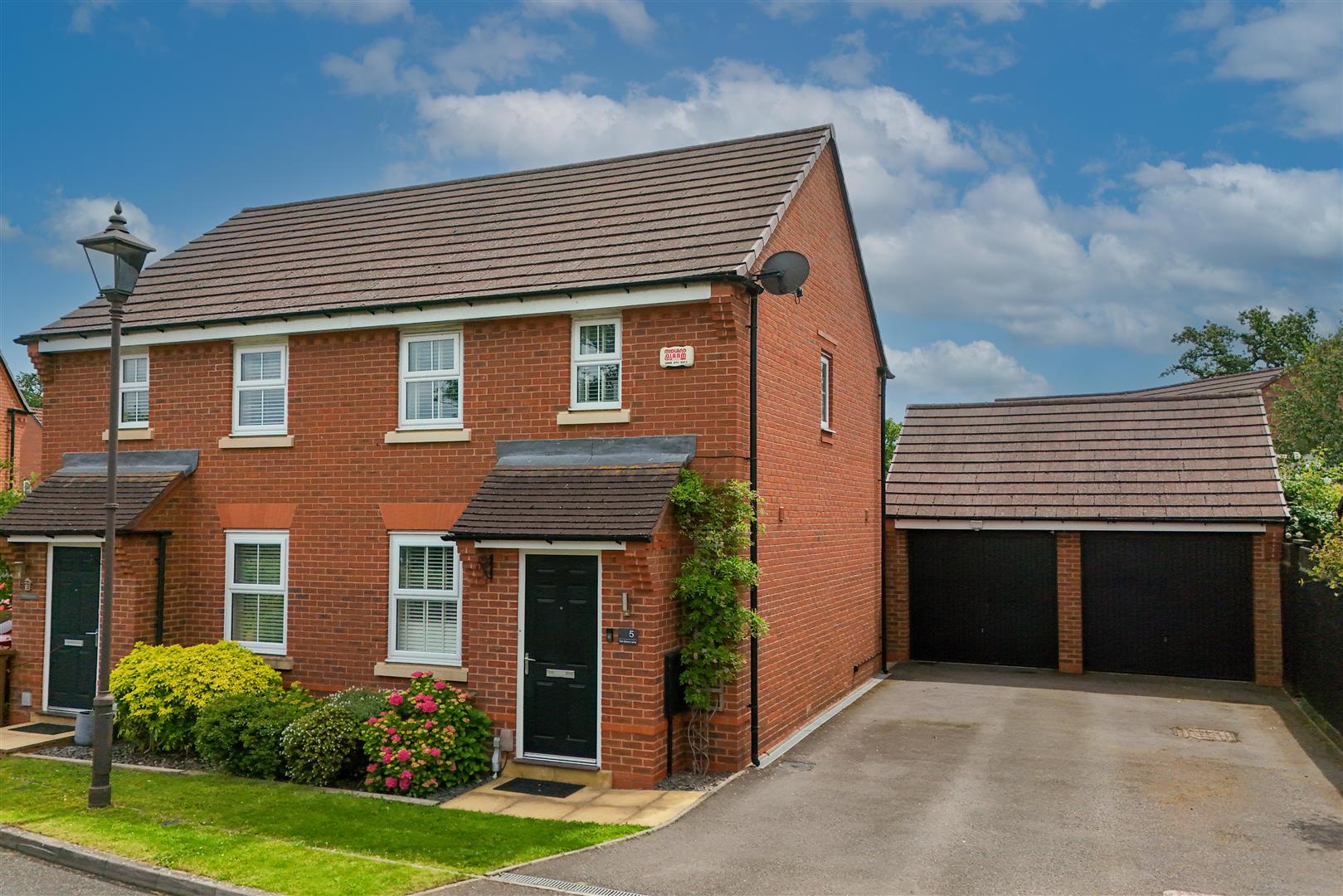 Old Grove Lane, Dickens Heath, Solihull